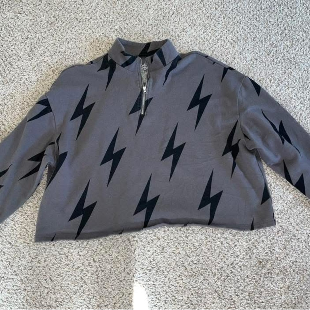 Gray Cropped Pullover with Black Lightning Bolts